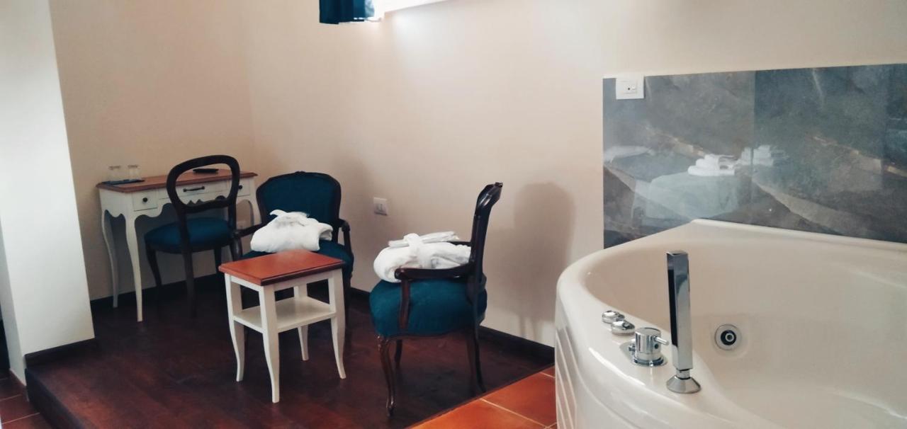 L'Orto Sul Poggio Bed & Breakfast Sutri Dış mekan fotoğraf